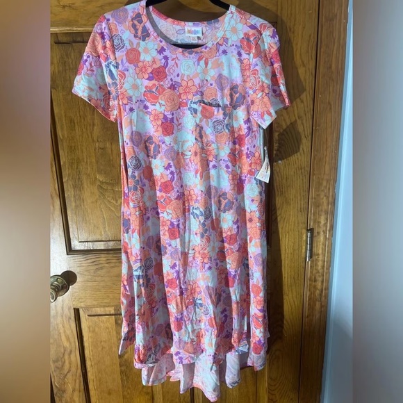 Dresses & Skirts - NWT XS LuLaRoe Carly Hi Low Swing Dress Pastel Floral Print Silky Material